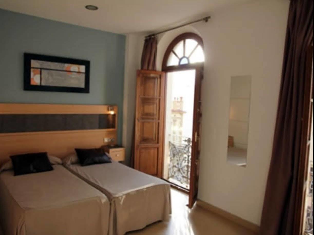 Hostal Plaza Ruiz Сеута Экстерьер фото